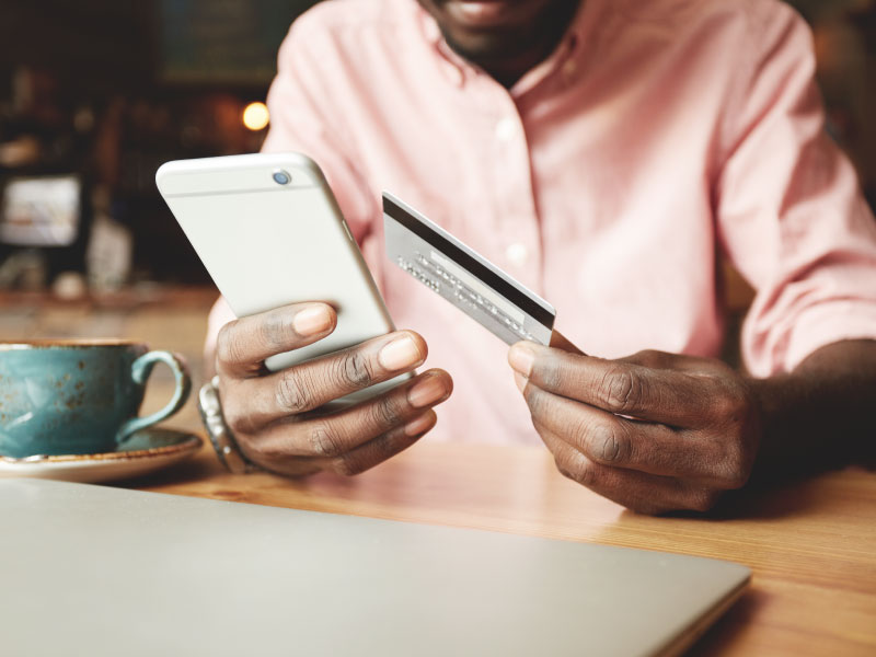 man-using-phone-for-banking-image-citizens-bank man-using-phone-for-banking-image-citizens-bank